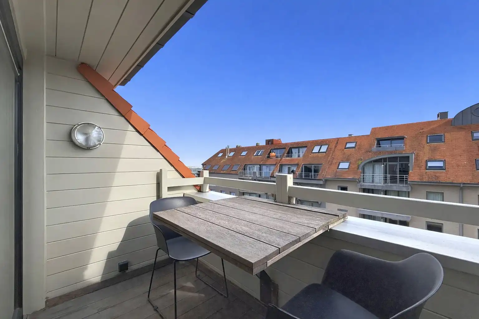 Instapklaar appartement met zicht op de vaargeul te Nieuwpoort-Bad foto 4