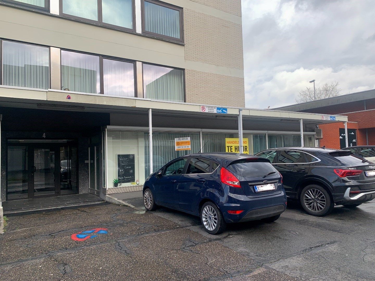 Ingericht handelsgelijkvloers van 155m² nabij Genk centrum foto 10