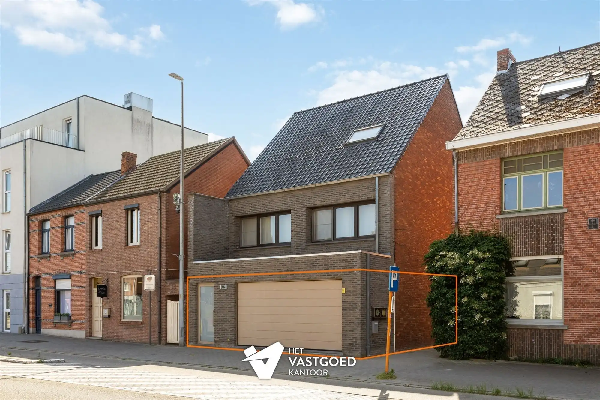 INSTAPKLAAR GELIJKVLOERS APPARTEMENT MET TERRAS, TUIN EN GARAGE foto 24