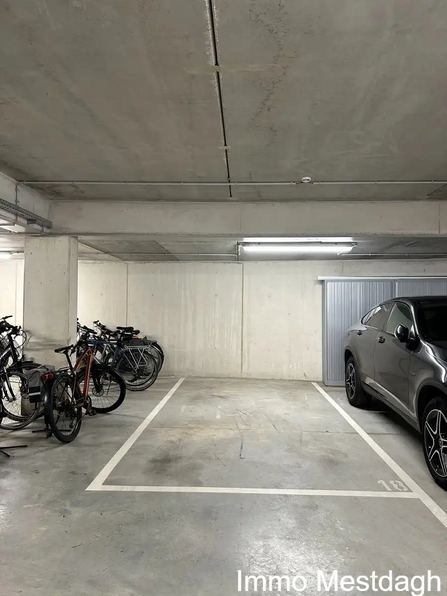 Unieke Penthouse met Panoramisch Uitzicht & Terrassen Rondom foto 48