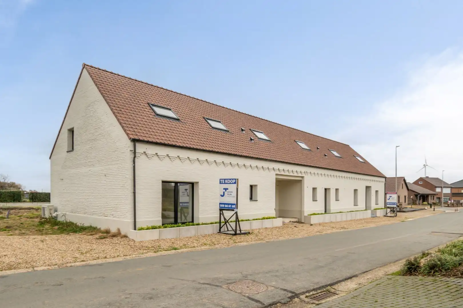 Exclusieve, volledig afgewerkte halfvrijstaande woning na transformatie van bestaande hoeve naar 2 BEN-woningen!  foto 4