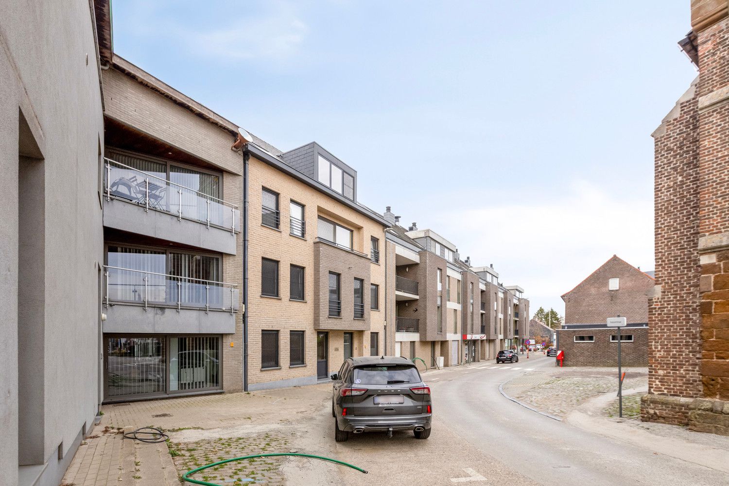 GELIJKVLOERS APPARTEMENT IN HET HART VAN HALEN, VOLLEDIG VERNIEUWD IN 2024! foto 25