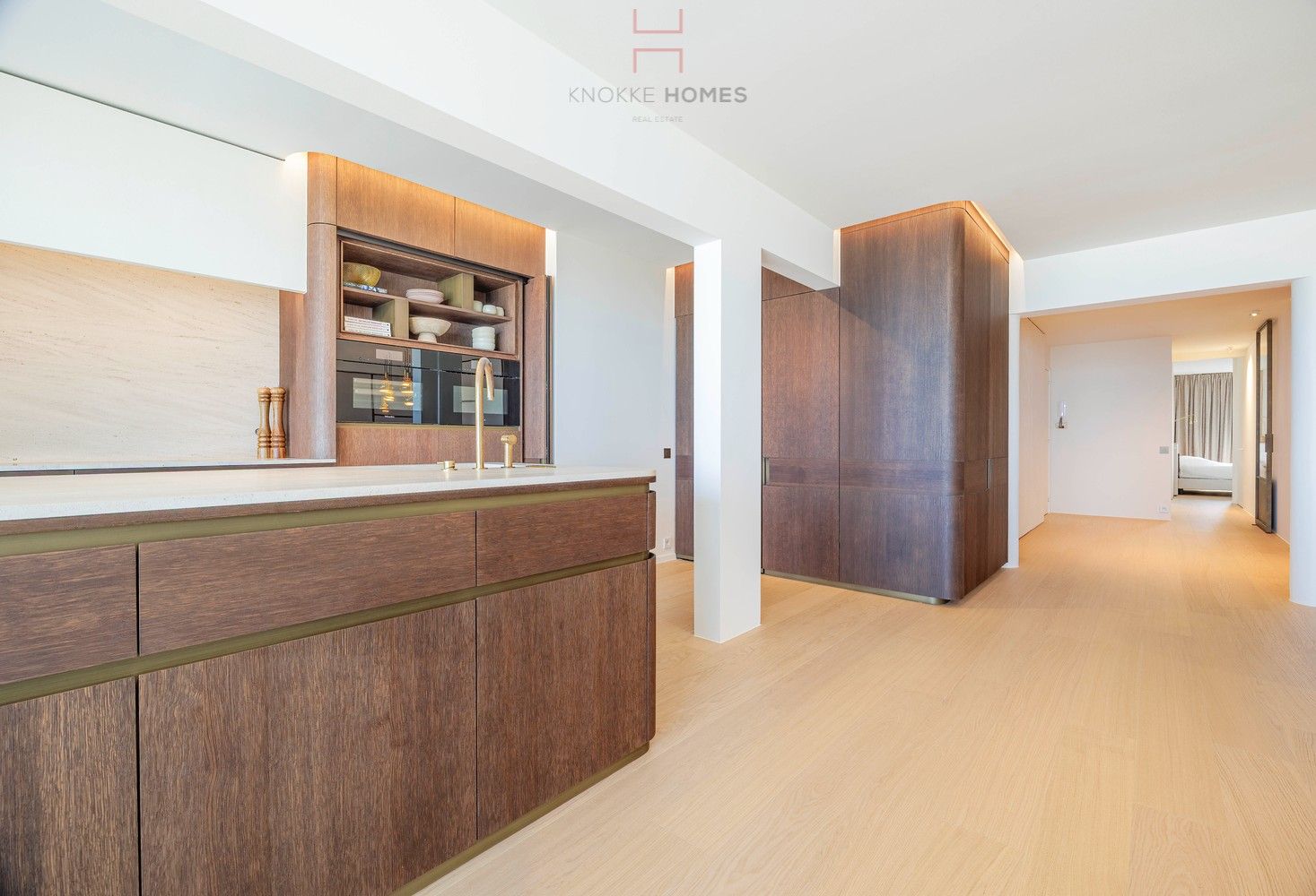 Uitzondelijk breed en ruim appartement op de Zeedijk van Het Zoute foto 9