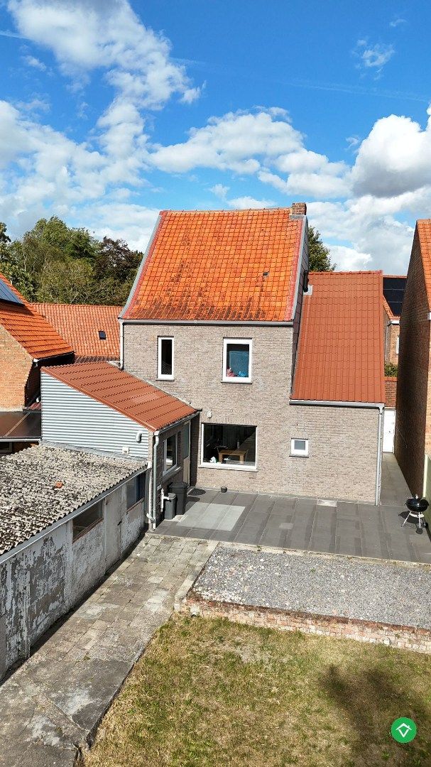 Halfopen bebouwing in Oudenburg (Ettelgem) met 4 slaapkamers en tuin  foto 3