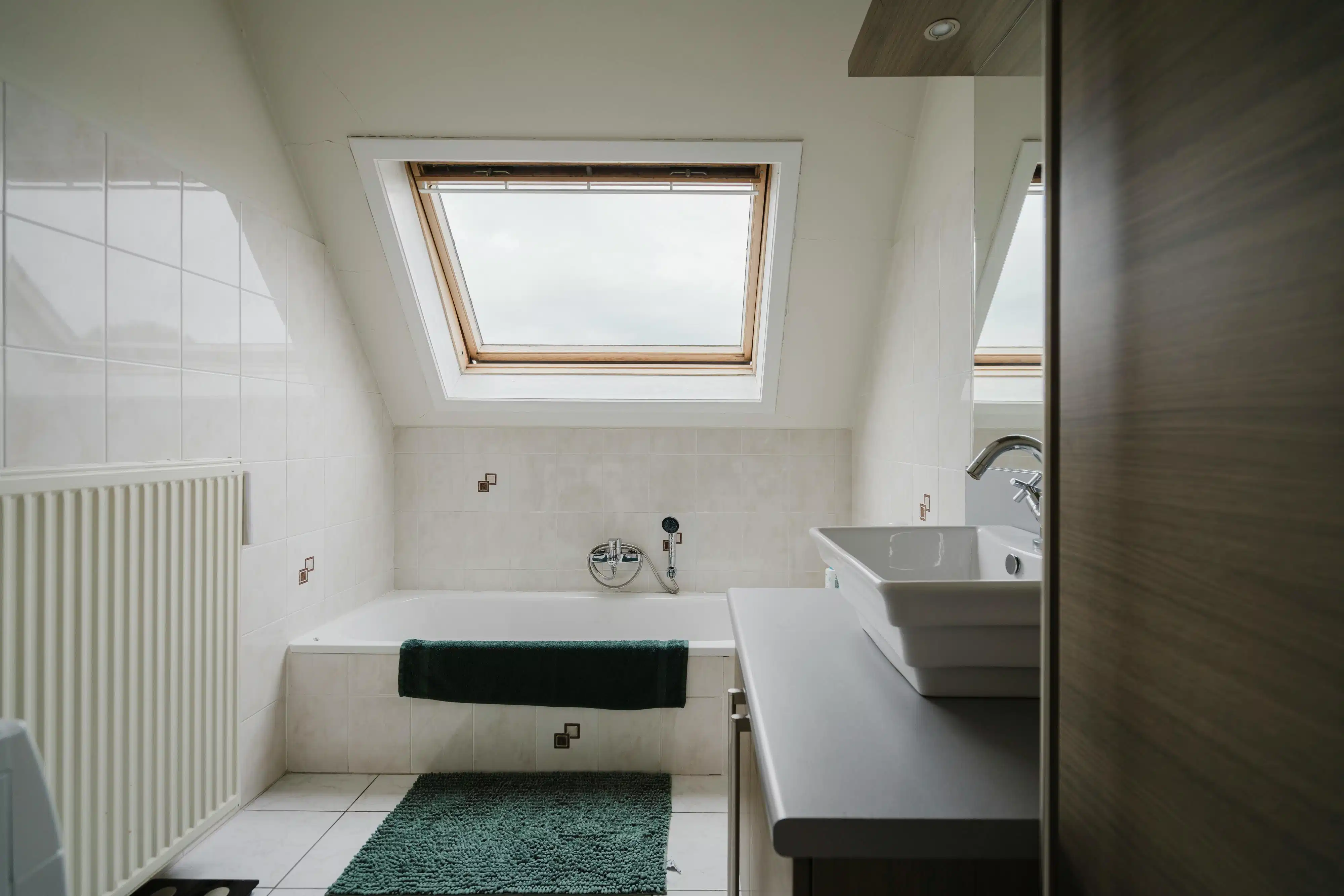 Lichtrijk appartement te koop in hartje Harelbeke! foto 10