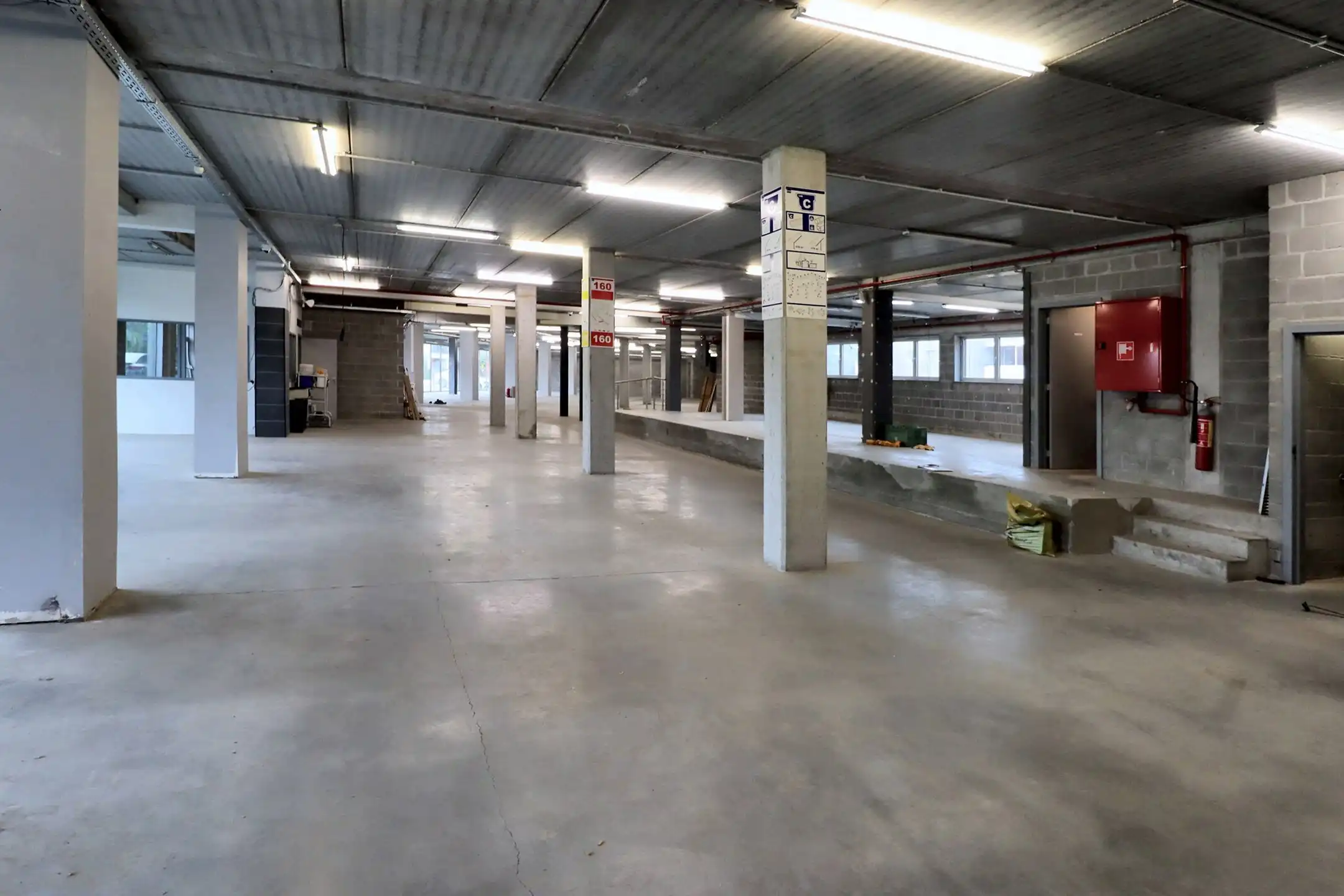 Handelspand 1.830 m² aan invalsweg Puurs foto 6