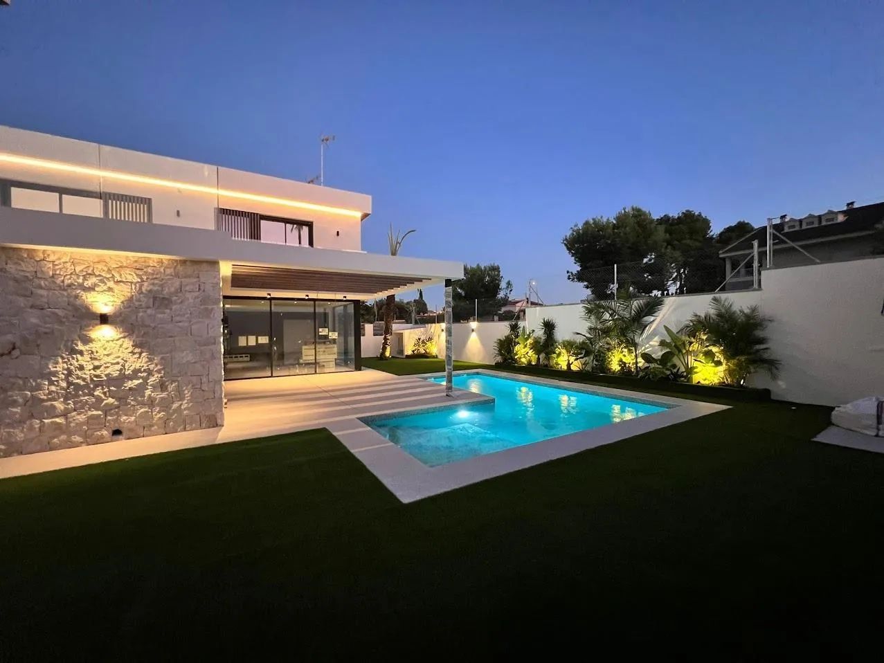 Exclusief wonen onder de zon: moderne villa’s met privézwembad in hartje Lomas de Cabo Roig foto 24