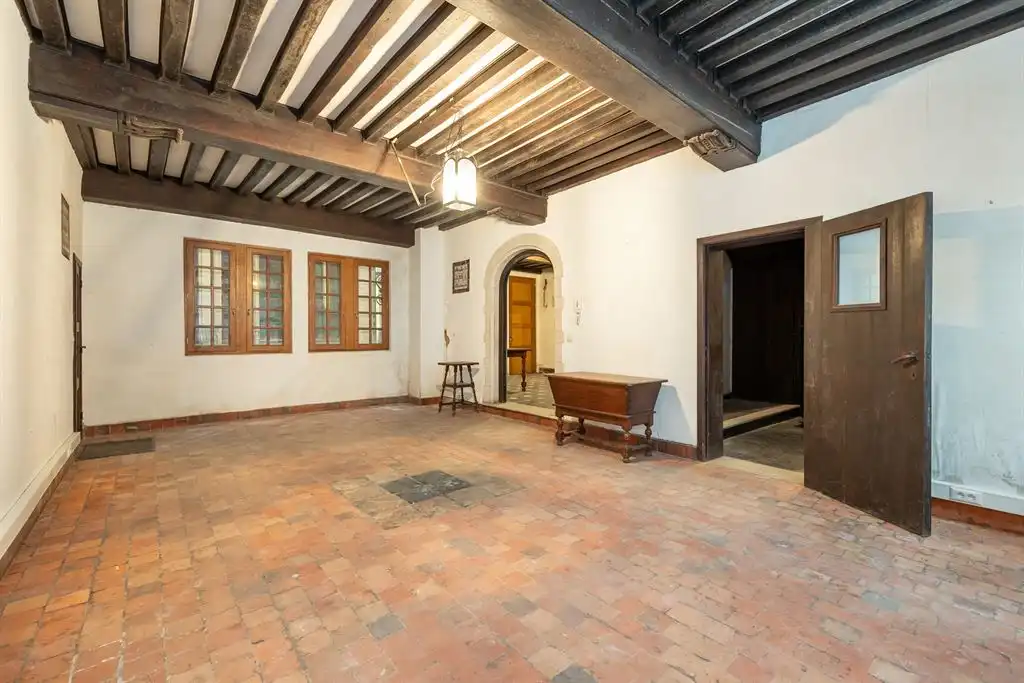  Uniek, karaktervol 16e eeuws gebouw in hartje centrum foto 4