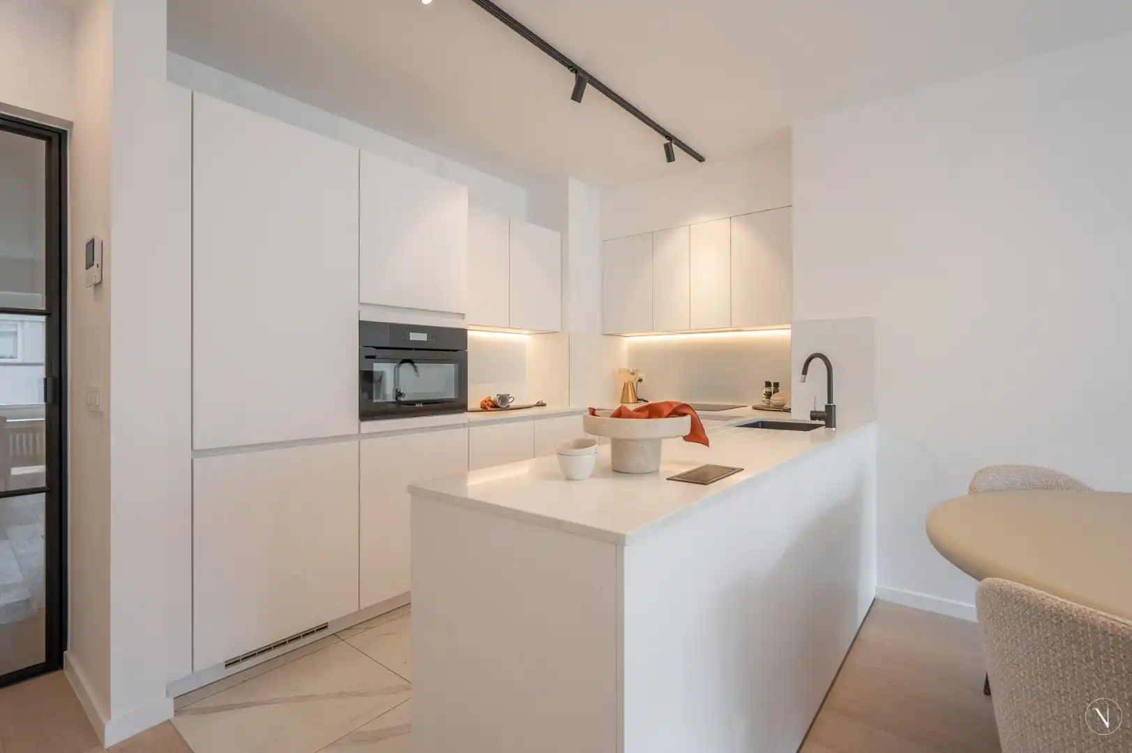 Gerenoveerd 2-slaapkamerappartement te koop – Van Bunnenlaan, Knokke foto 2