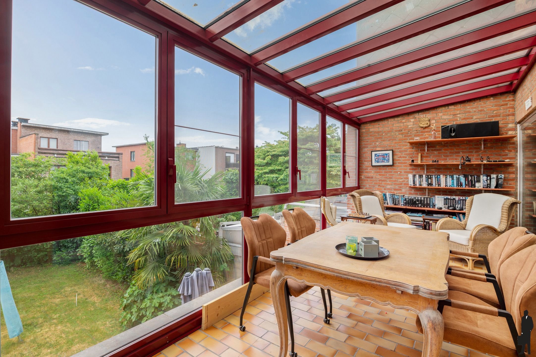 Welgelegen zeer energiezuinige woning met 5 slpks en Z-tuin foto 4