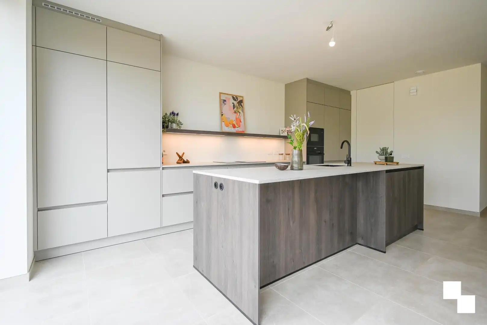 Hoogwaardig afgewerkte halfopen nieuwbouwwoning foto 8