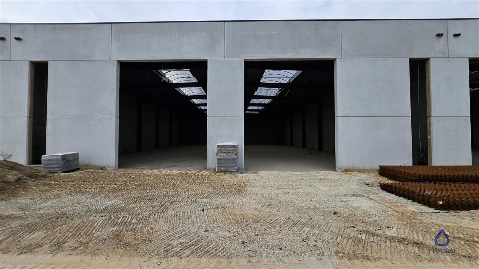 Nieuwbouw KMO-unit (880m²) in industriezone Deinze Noord foto 9