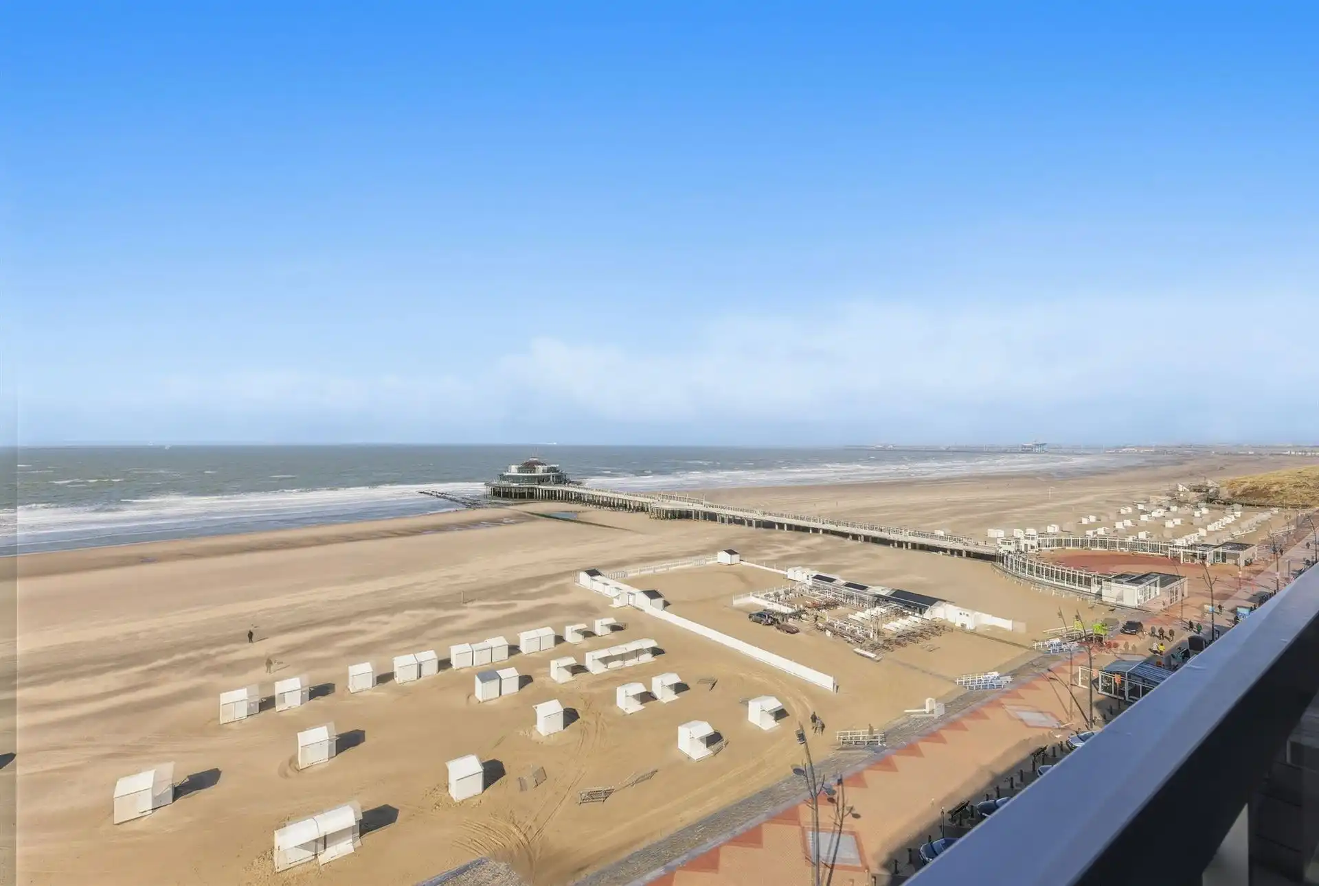 FRONTAAL ZEEZICHT / RIANTE GEVELBREEDTE  foto 2