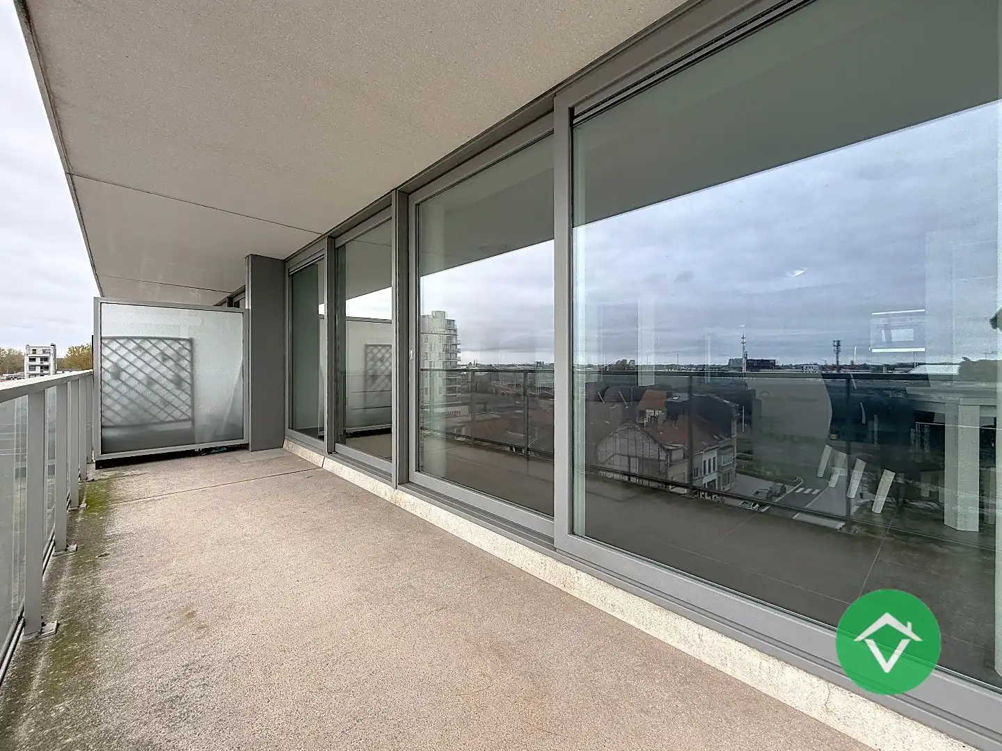 Appartement met 2 slaapkamers en ruim terras te Oostende foto 13