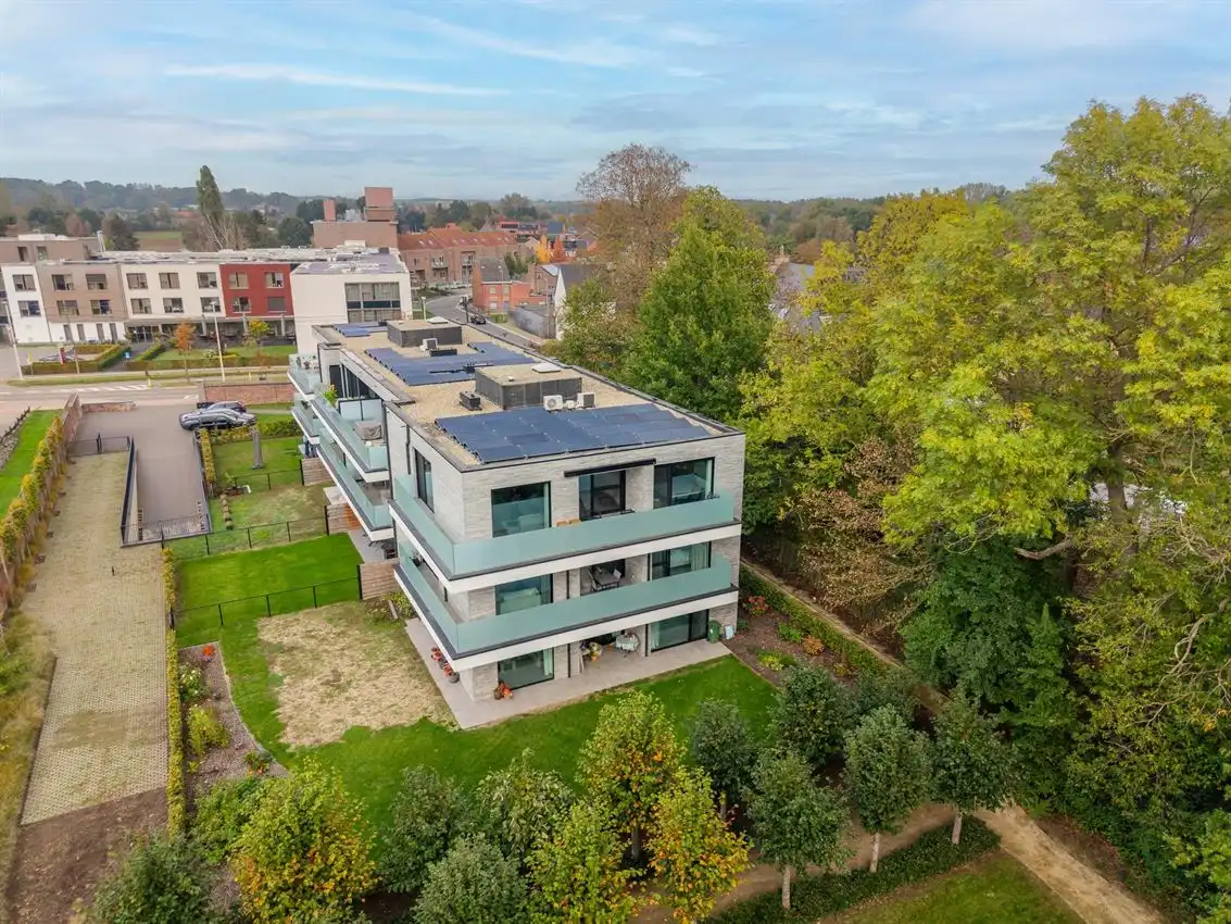 Gemeubelde penthouse met 2 slpk, ruim terras en autostaanplaats foto 33