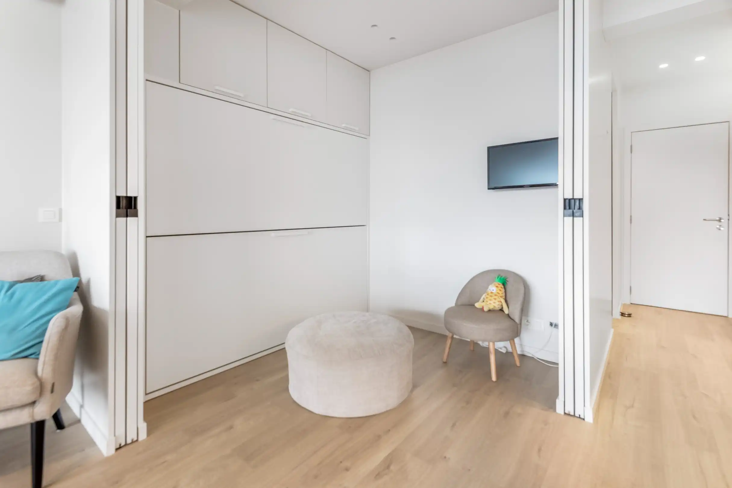 Gerenoveerd en slim doordacht ingericht appartement met slaaphoek gelegen op de Jozef Nellenslaan. foto 6