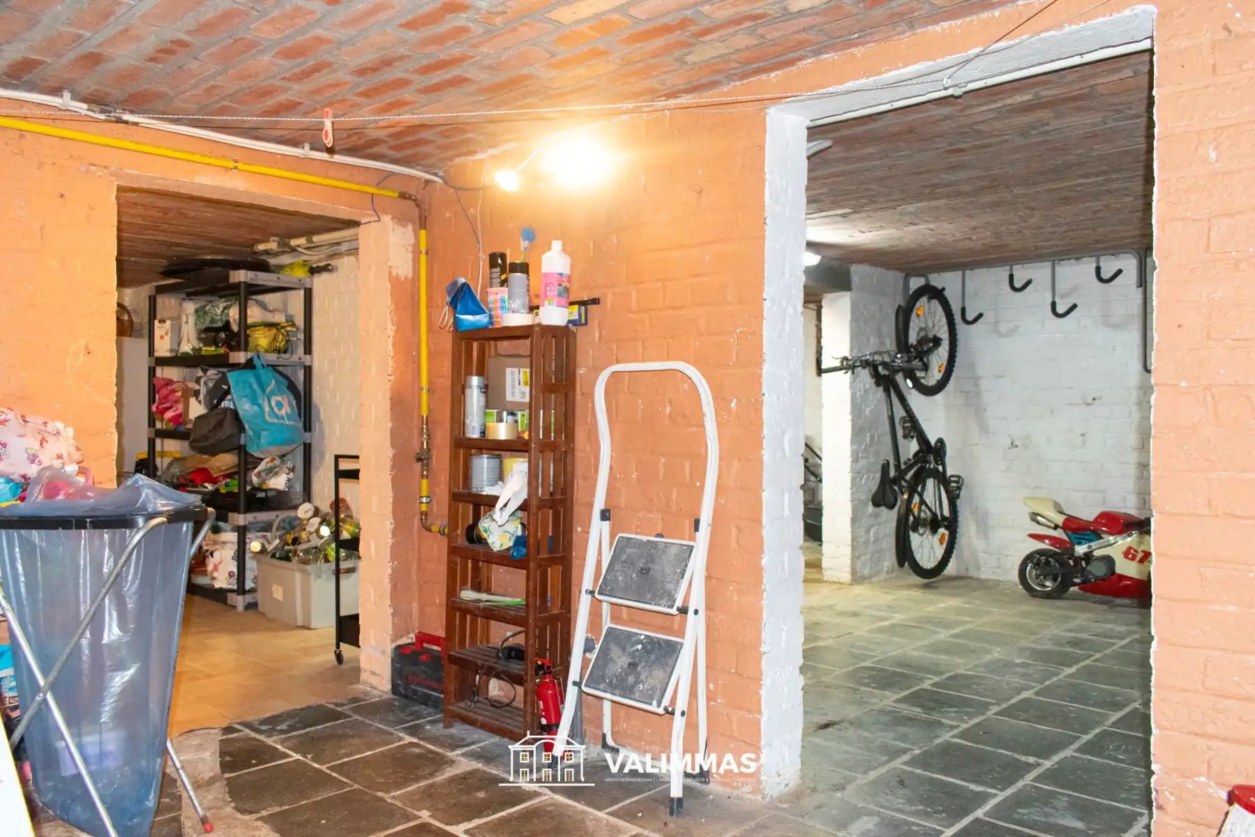 Ruime, instapklare woning met bijgebouw/studio en grote tuin foto 17