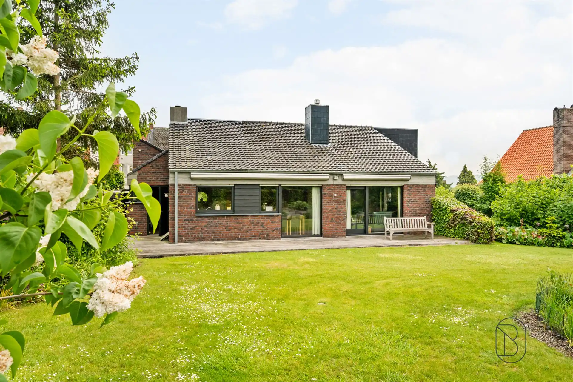 Mooi gelegen karaktervolle villa met tuin! foto 6