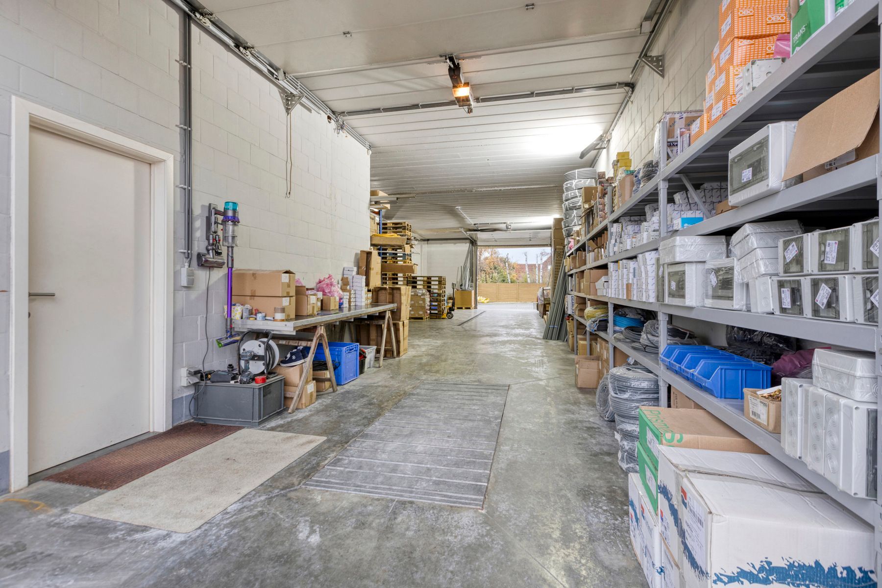 Moderne opslagloods te huur op toplocatie nabij de autosnelweg foto 8