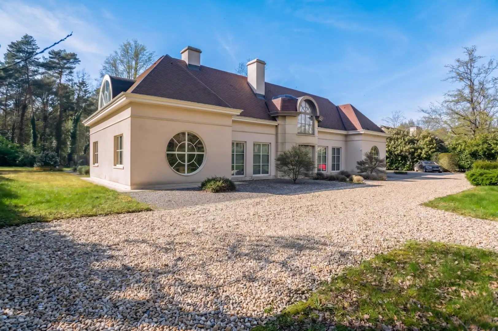 Exclusieve familievilla (413m²) op bosrijke toplocatie te Belsele foto 3