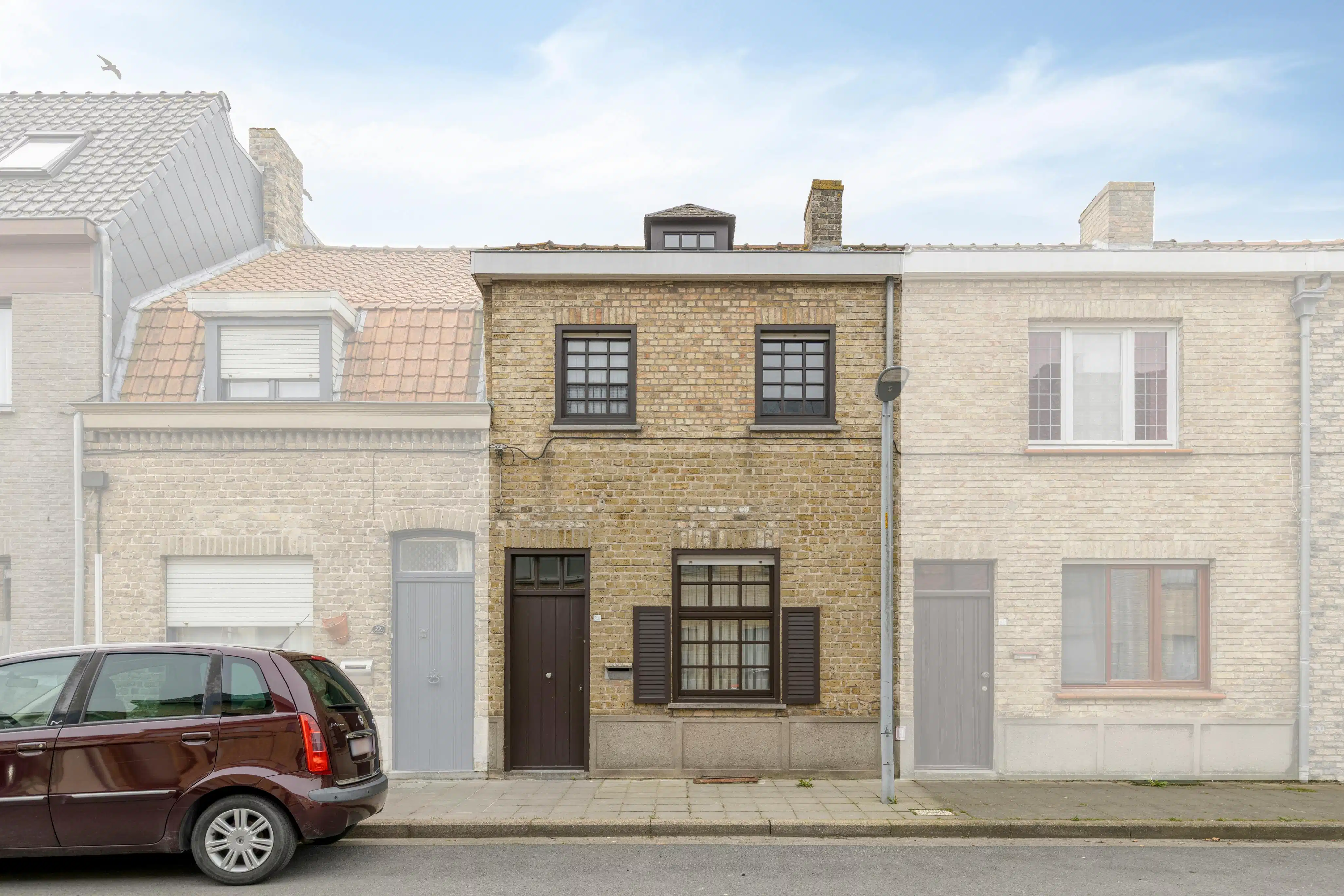 Hoofdfoto van de publicatie: Woning met 3 slaapkamers en zuidgerichte tuin te koop.