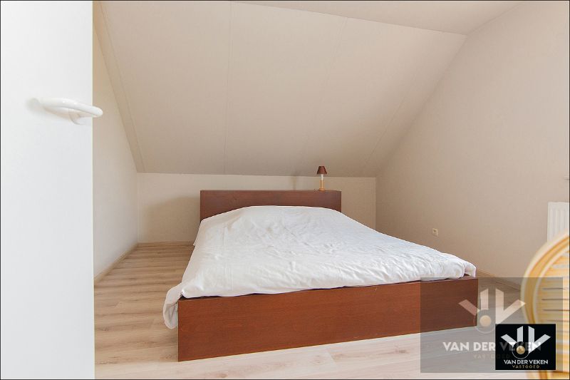 INSTAPKLARE GEZINSWONING IN KINDVRIENDELIJKE BUURT foto 18