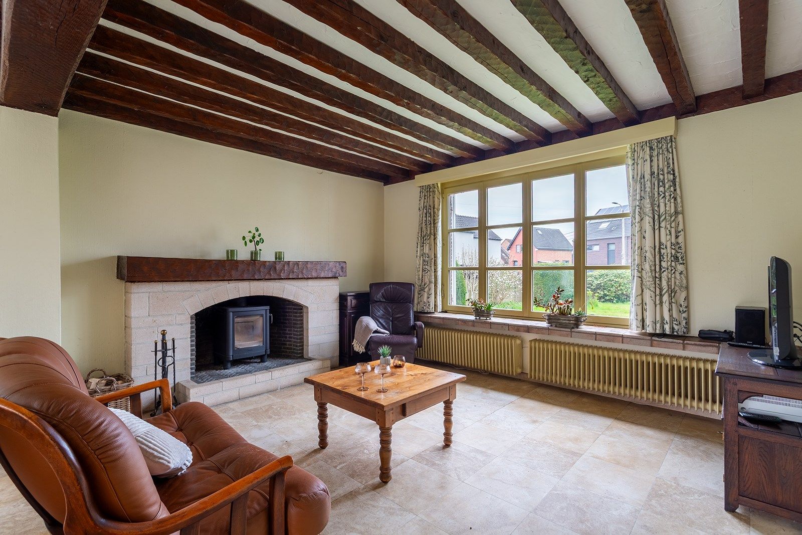 Jaren 70 villa op ruim perceel  foto 10