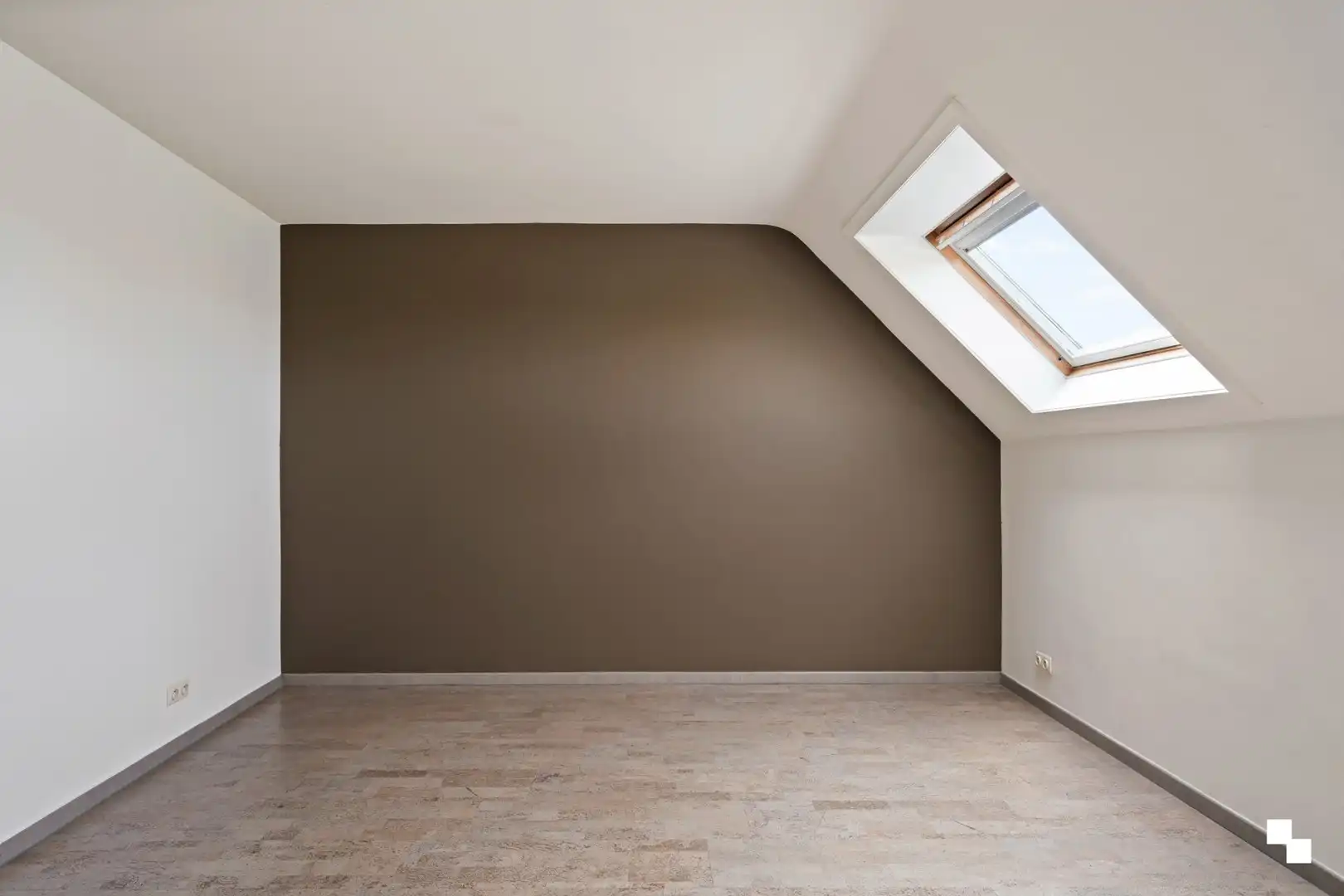 Instapklare woning met drie slaapkamers en achteruitweg foto 11