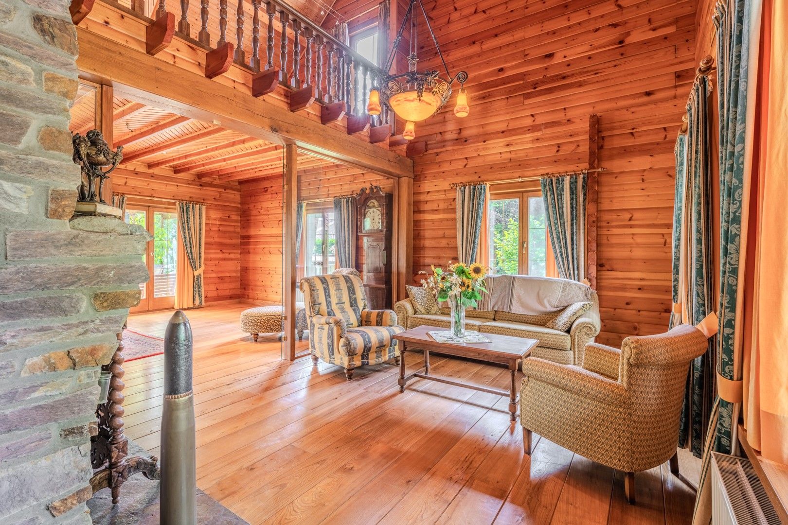 Ruime villa met mooie tuin foto 14