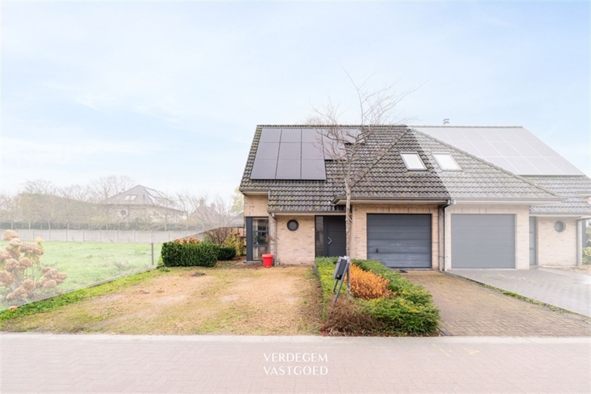 Fijne woning met 3 slaapkamers en mooie tuin in rustige woonbuurt foto {{pictureIndex}}