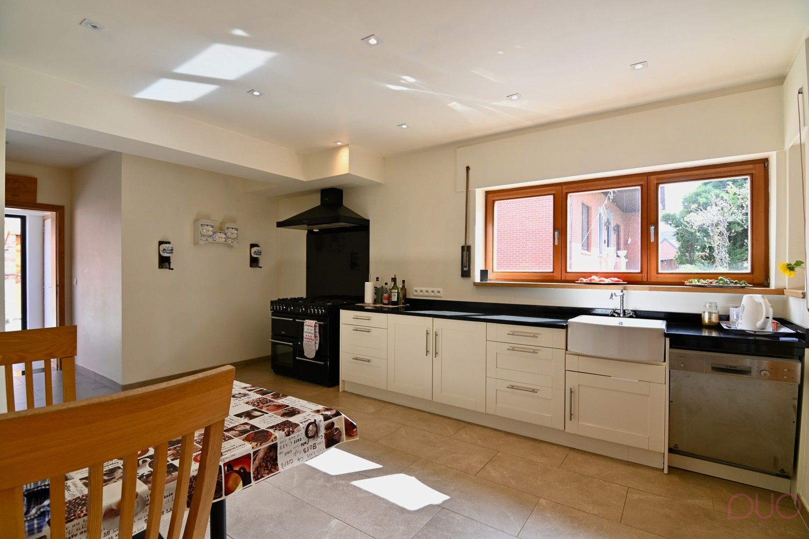 Karaktervolle, ruime woning met werkplaats & grote tuin – unieke opportuniteit foto 9