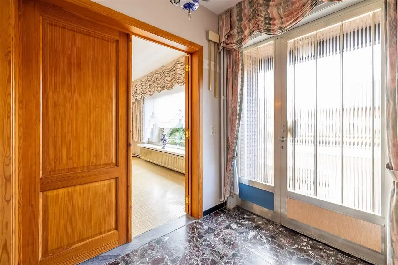 Unieke ligging boven de Mottevallei – renovatiekans met waarde-opportuniteit foto 7