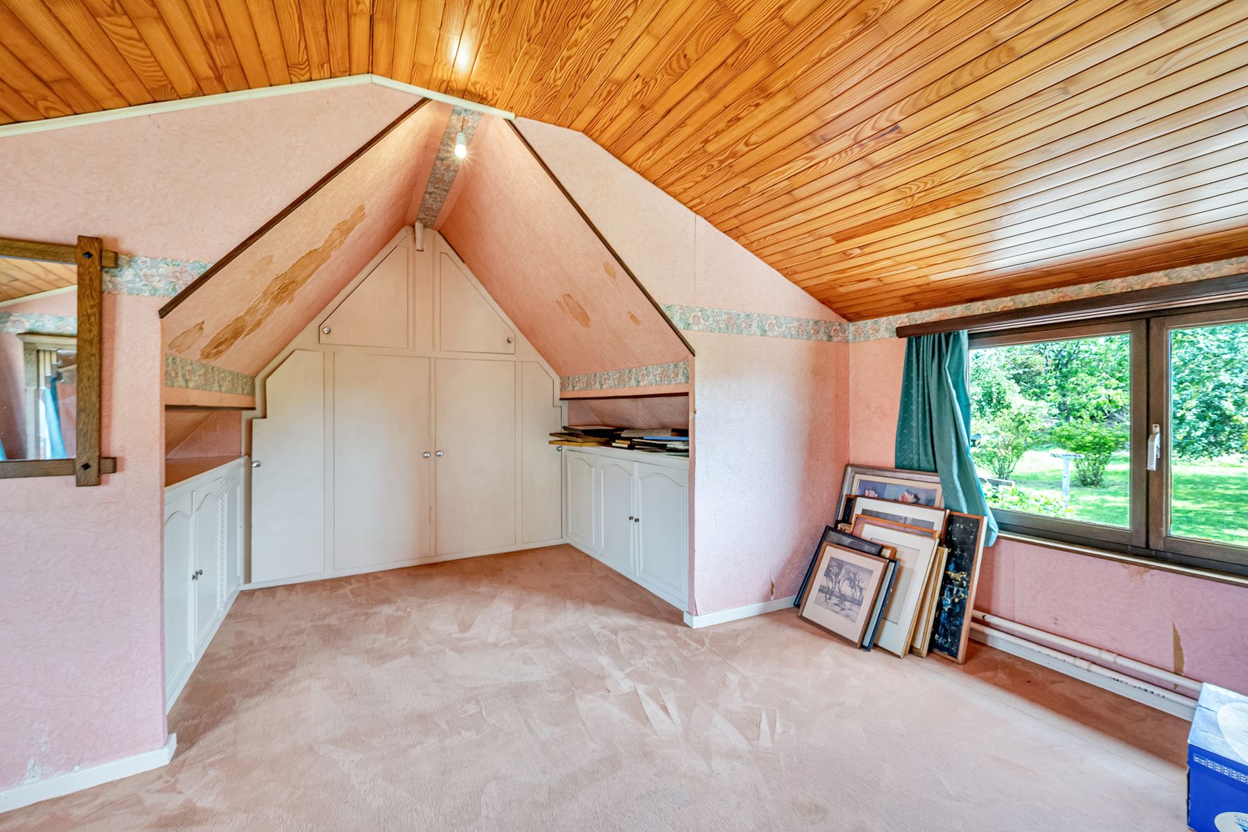 Landelijk gelegen renovatieproject met prachtig uitzicht  foto 19
