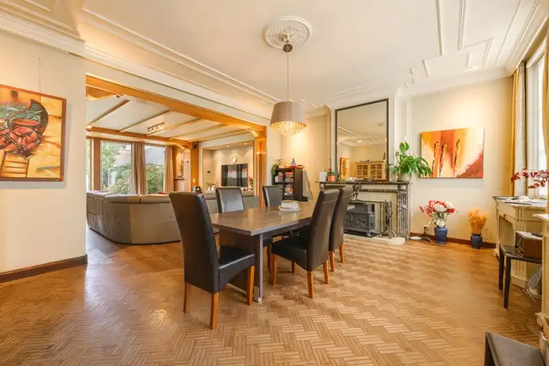 🏡 Unieke herenwoning te huur in het hart van Aarsele! foto 9