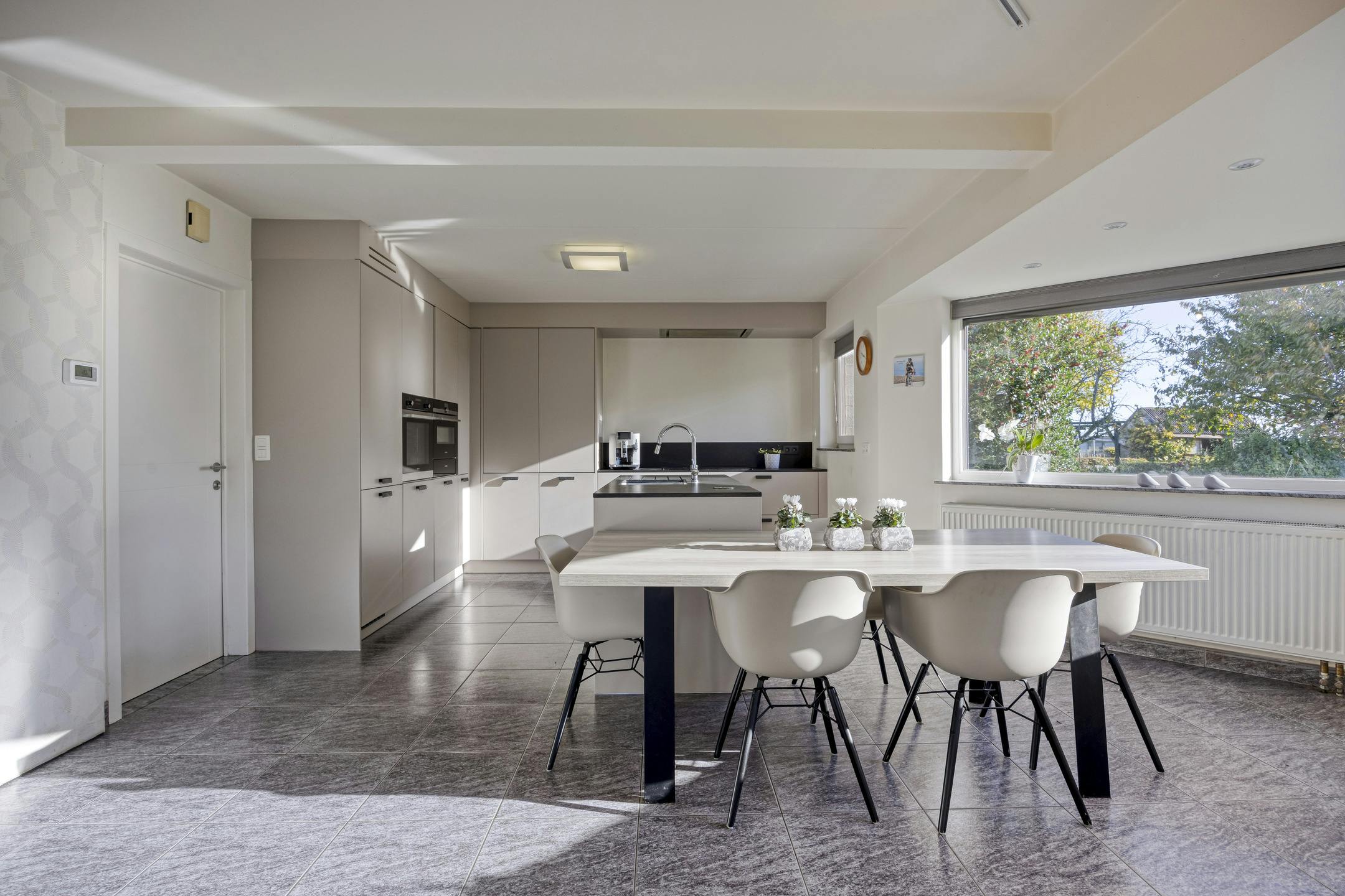 Woning met 6 kamers en fenomenaal uitzicht te koop in Brakel foto 4