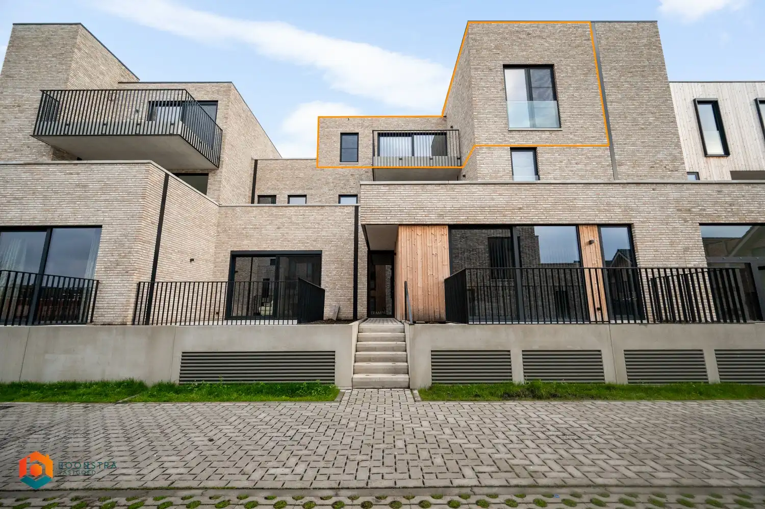 Energiezuinig nieuwbouwapp. met 2 slpkrs, bureau en parking foto {{pictureIndex}}