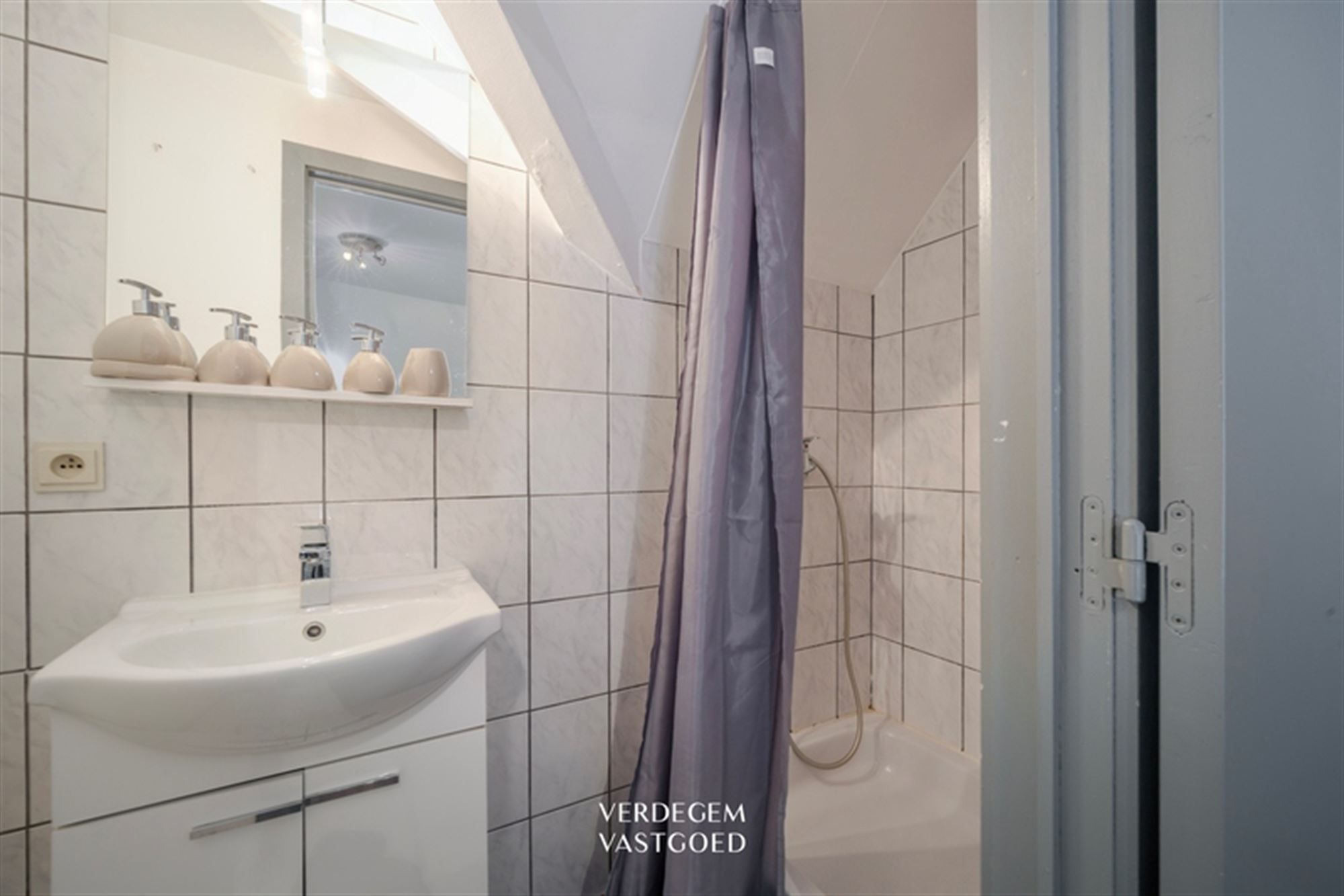 Pied-à-terre of als investering, appartement met 1 slaapkamer in hartje Brugge foto 9
