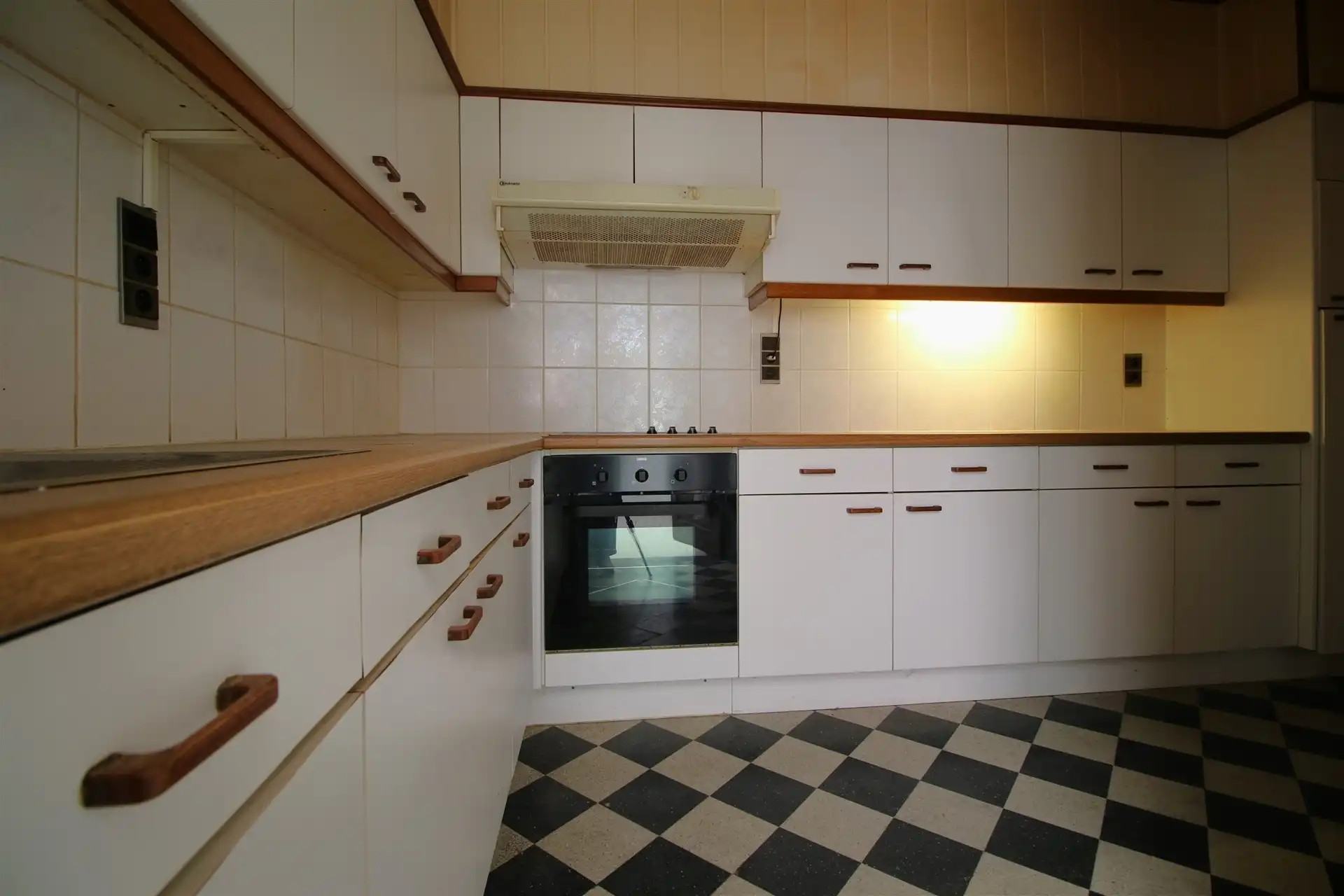 Te renoveren woning in doodlopende straat foto 6