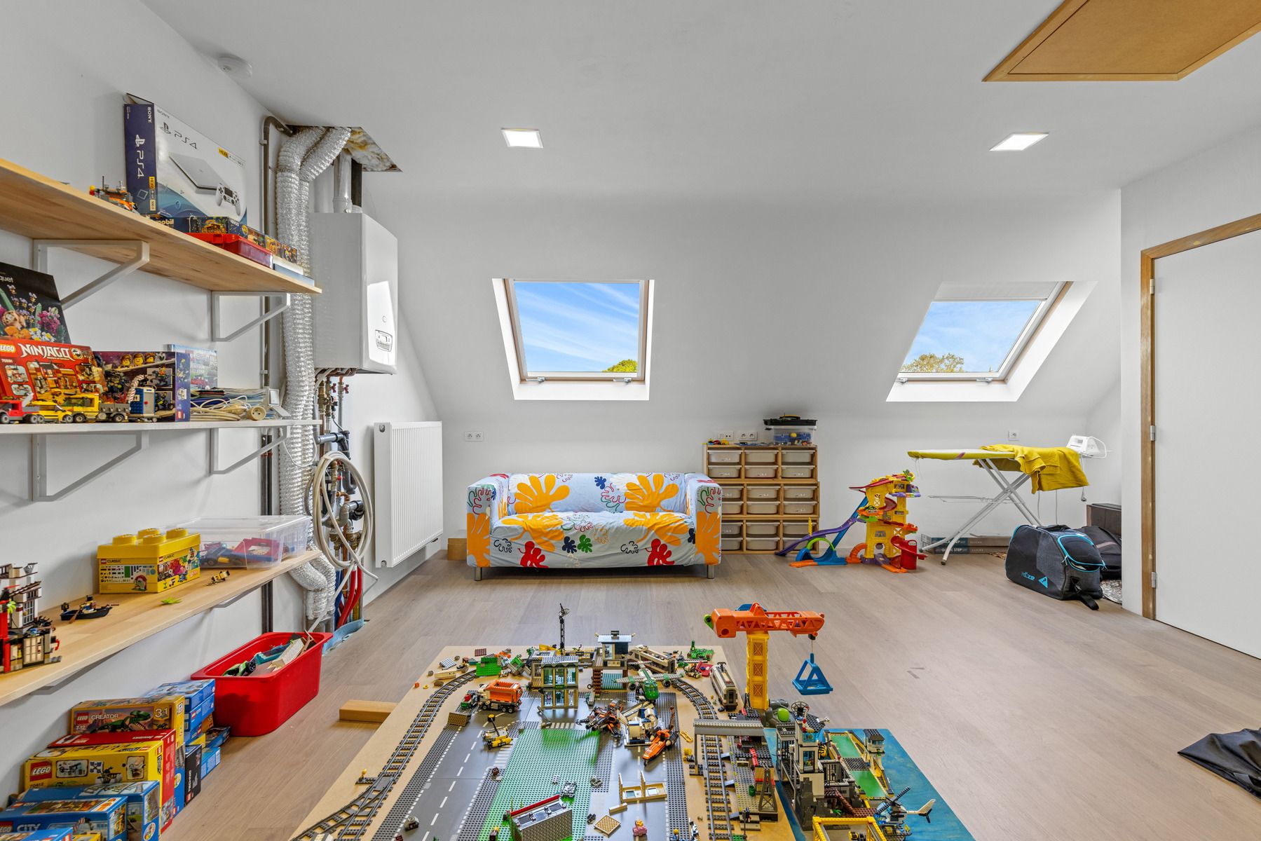 Instapklare gezinswoning met tuin en 4 slpks foto 20
