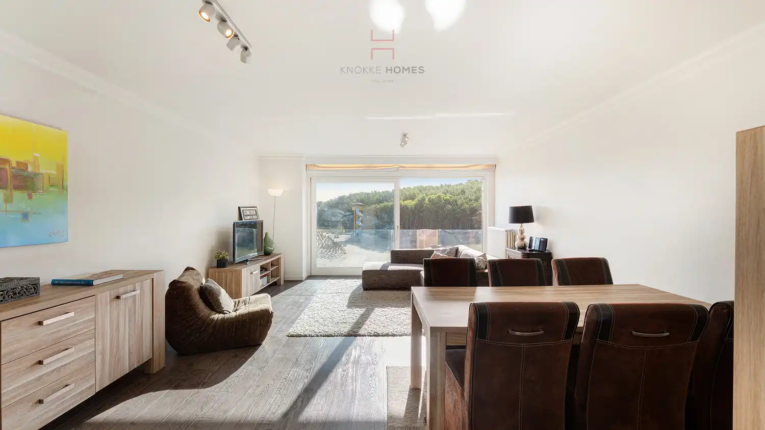 Instapklaar appartement met open zicht over het Dir. Gen. Willemspark en de Zee foto 2