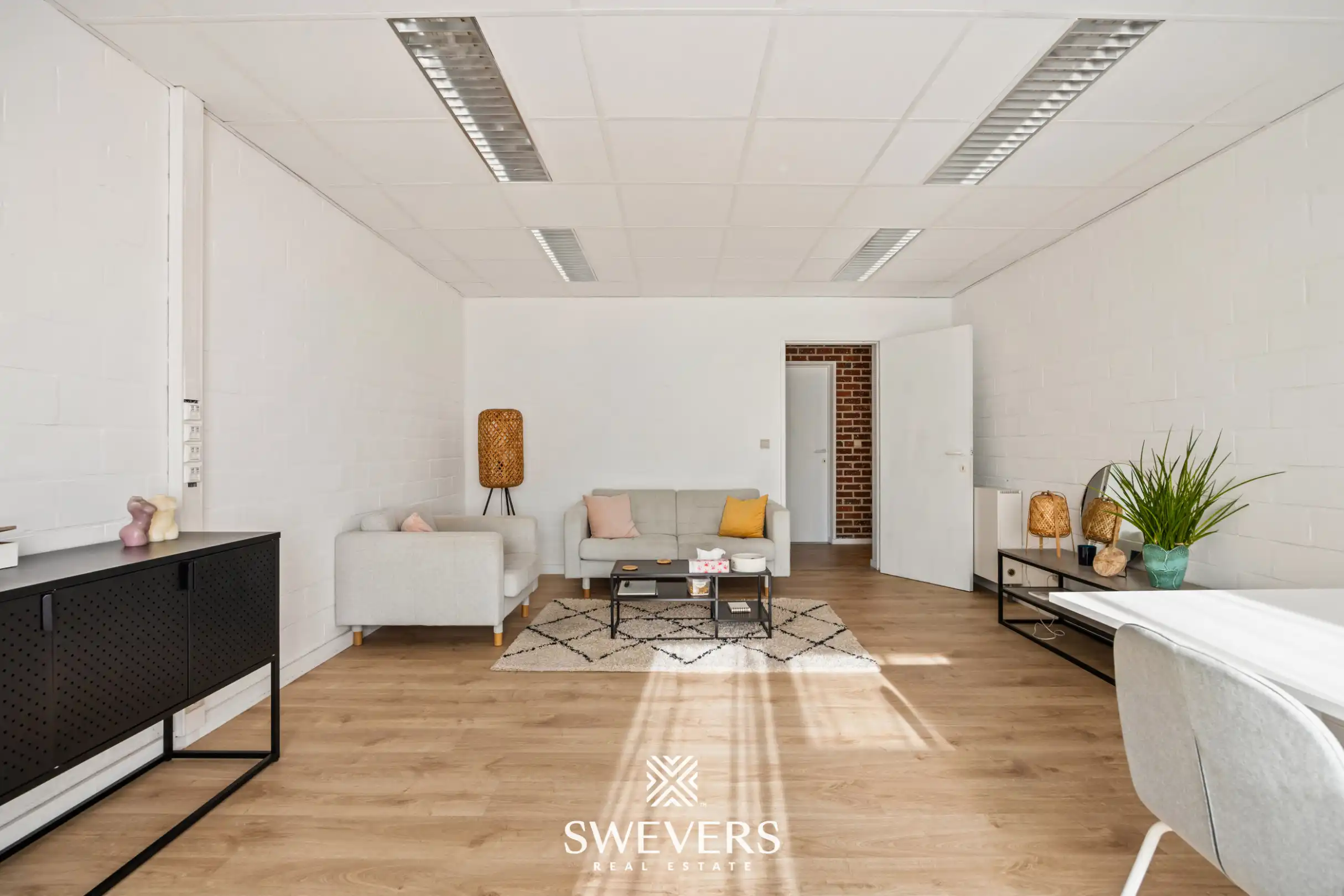 Instapklare belegging: verhuurd kantoor en appartement met ruime parking foto 21