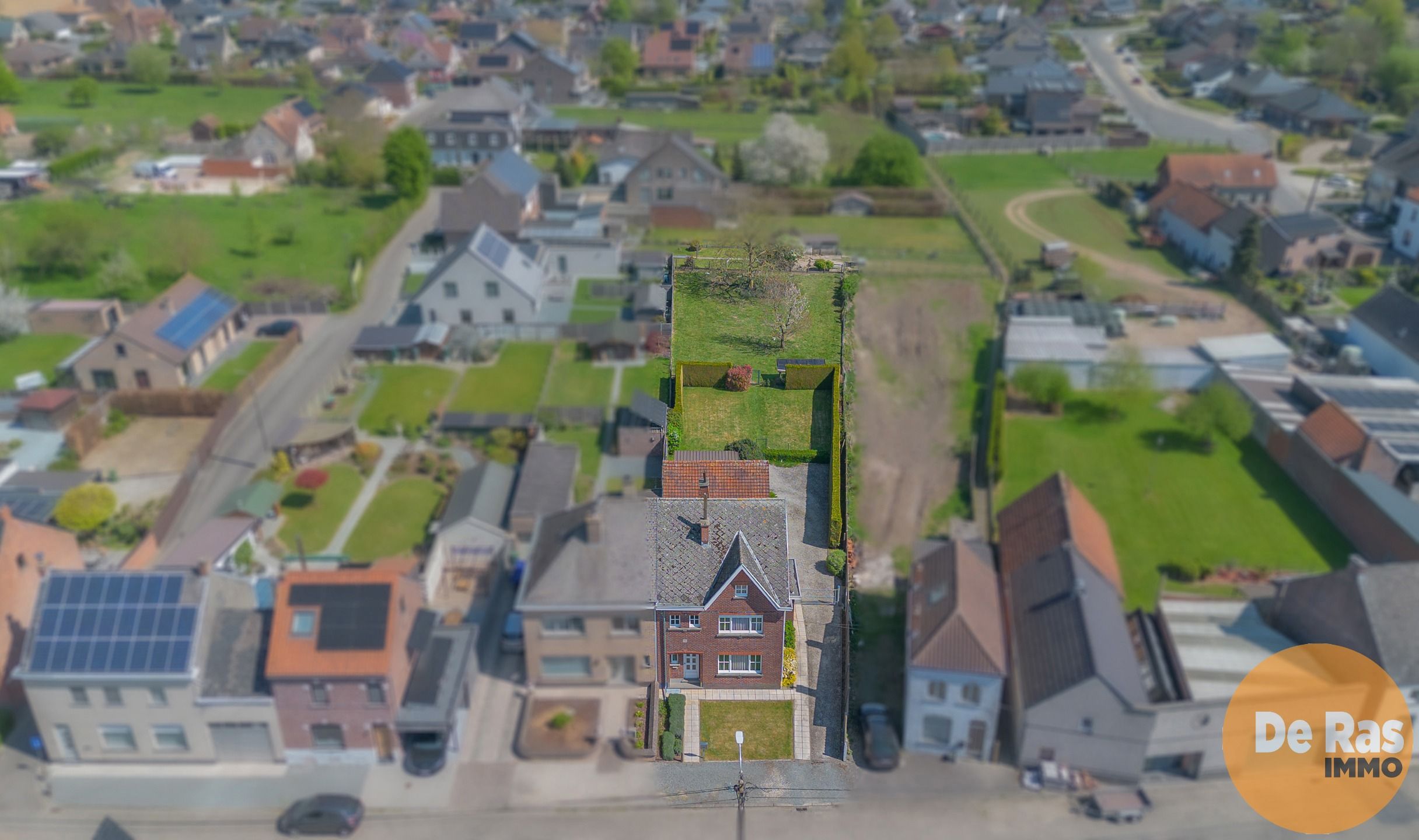 HILLEGEM - Solide halfopen bebouwing op een mooi perceel foto 26