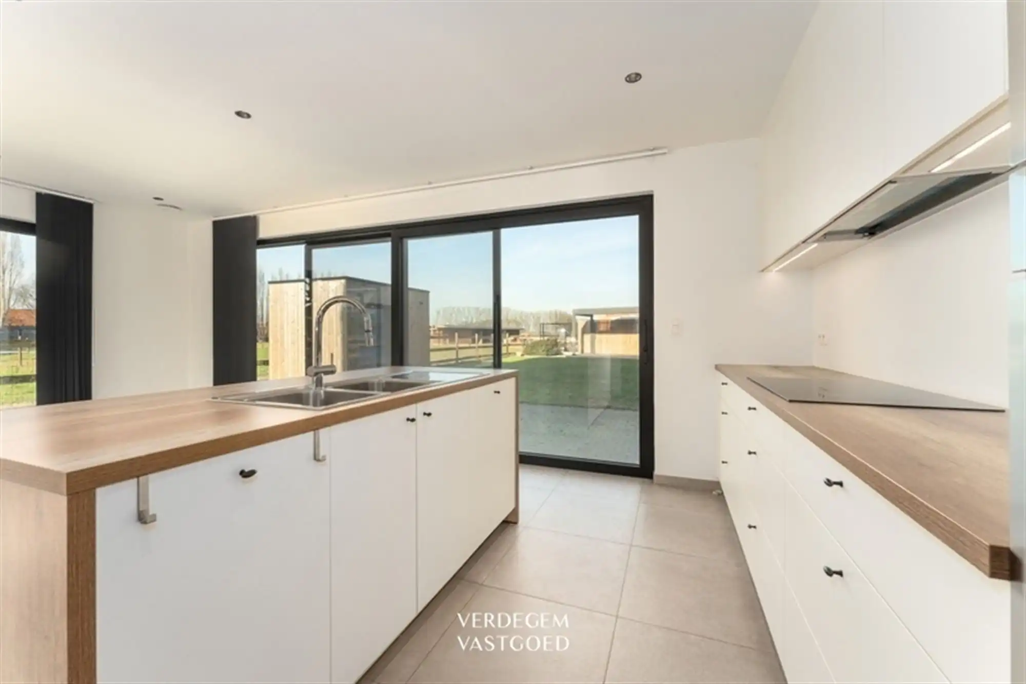 Knappe nieuwbouwwoning met 3 slaapkamers en weidse zichten foto 11