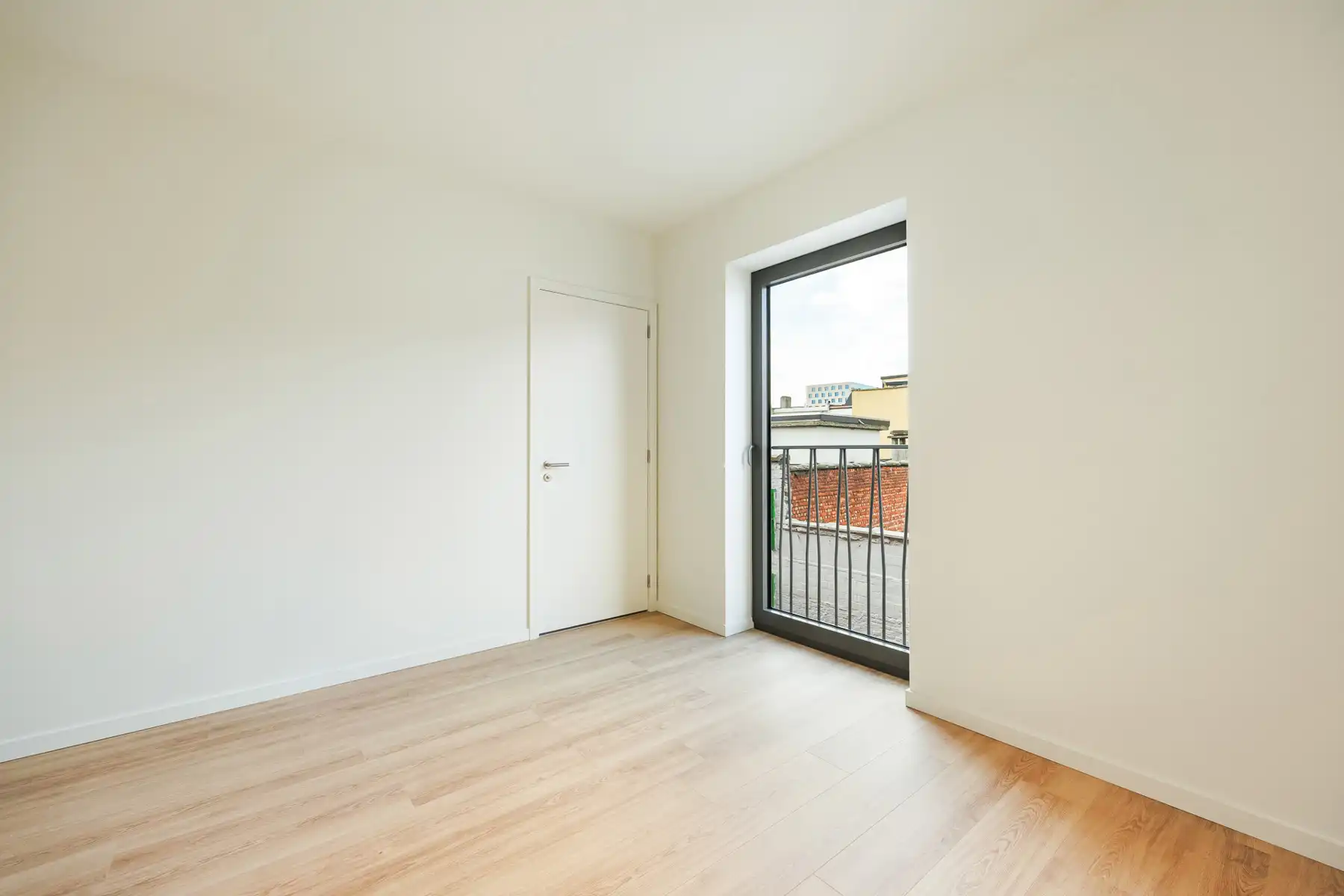Nieuw appartement met 2 slaapkamers, terras en staanplaats! foto 9
