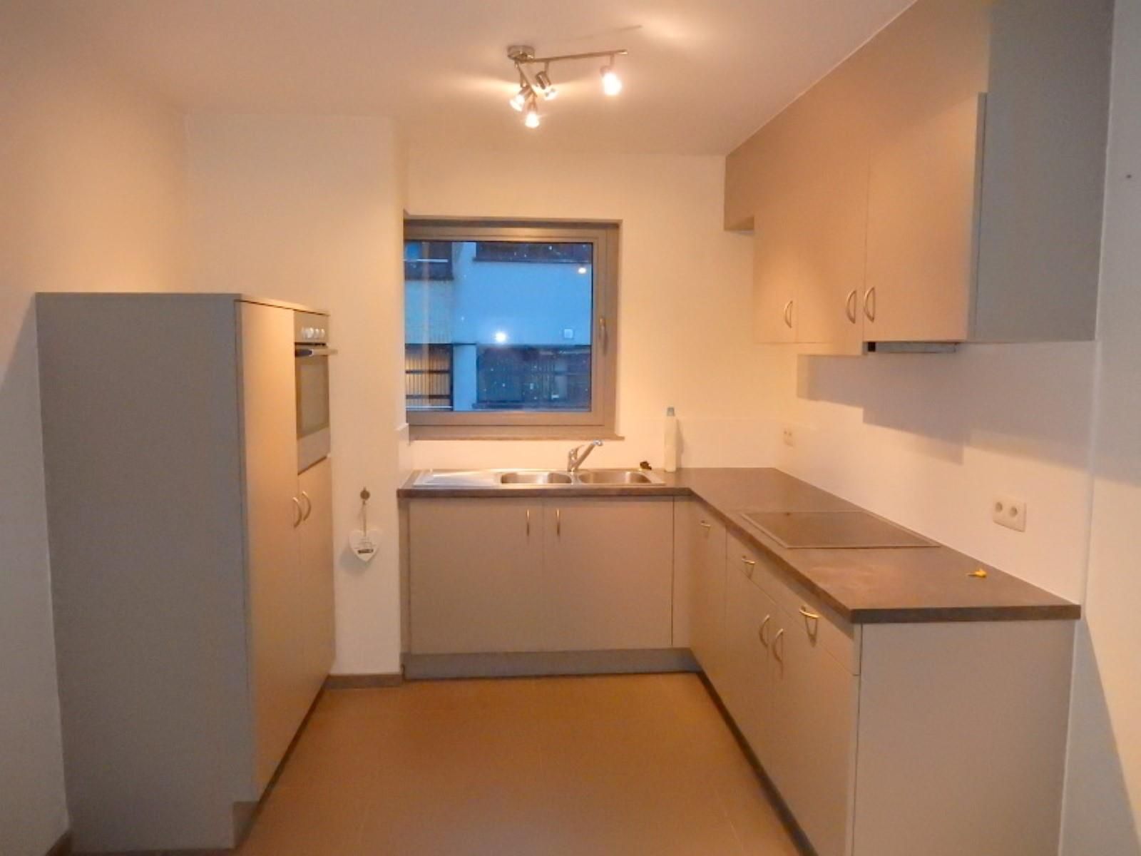 Gezellig 2-slaapkamer app. in het hartje van Erembodegem foto 8