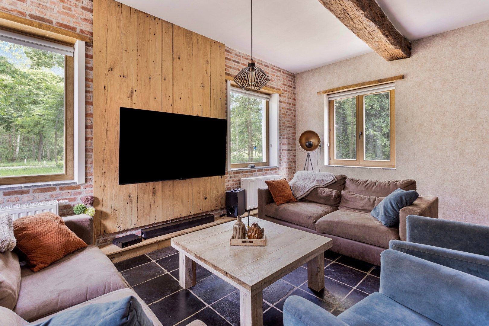 Gerenoveerde karaktervolle woning met 4 / 6 slpks op 1.990 m² in bosrijk gebied ! foto 9