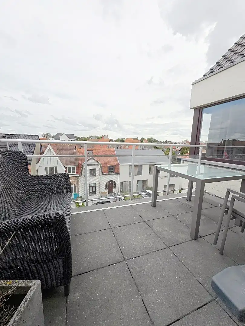 Ruim duplex appartement met 4 slaapkamers, garage en energielabel C in Oostende, bouwjaar 1989 foto 19