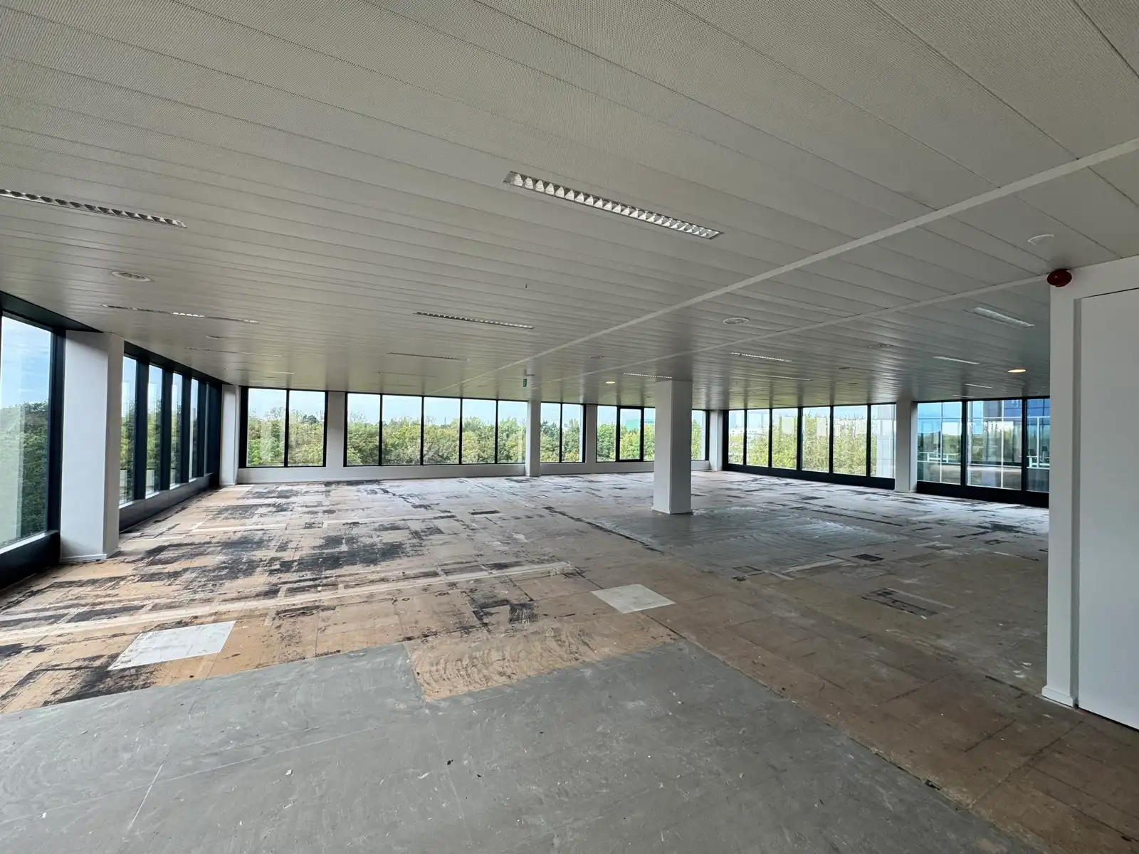 Moderne Kantoren te huur vlakbij Berchem Station foto 7