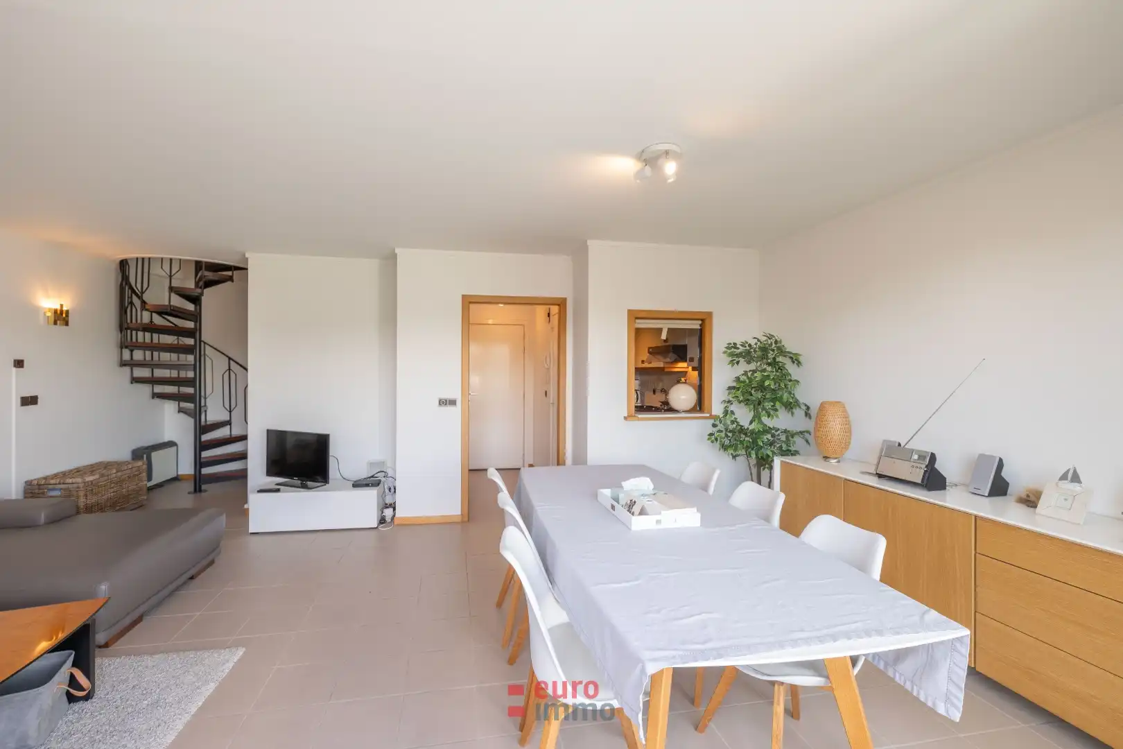 Appartement met 2 slaapkamers op de rand van villawijk Simli foto 3