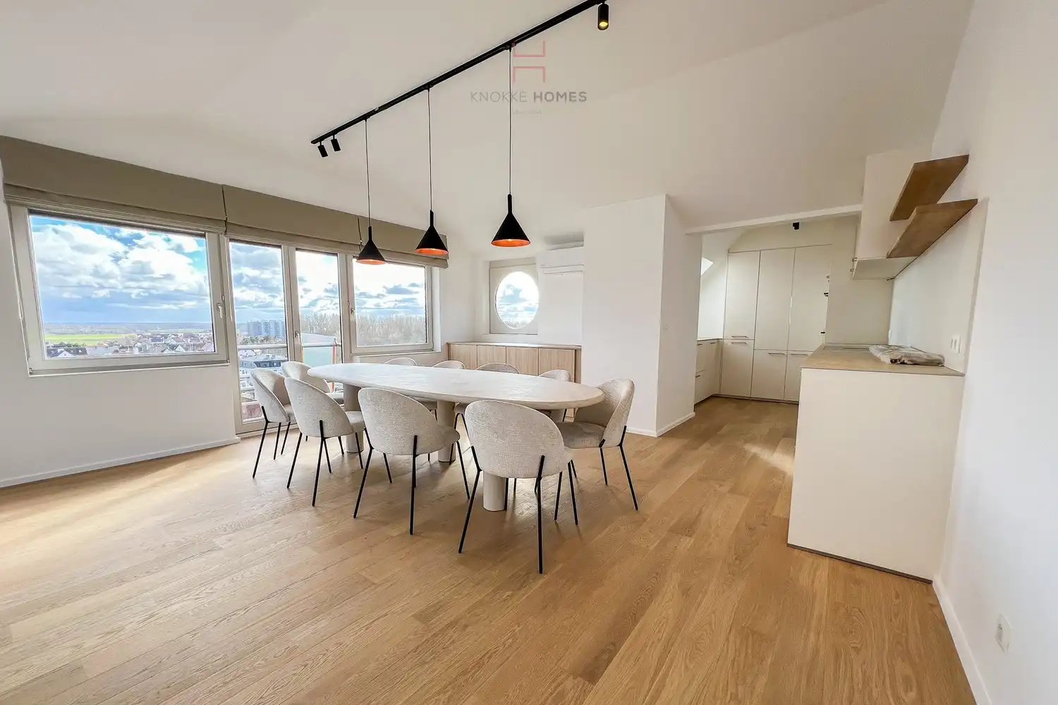 Ruim en lichtrijk appartement vlakbij het strand van Duinbergen foto 7